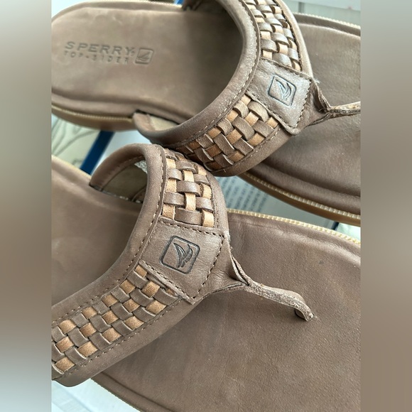 NWOT, size 11, Mens’ Sperry Topsiders - Capitola Woven Thong in Brown - Picture 1 of 6